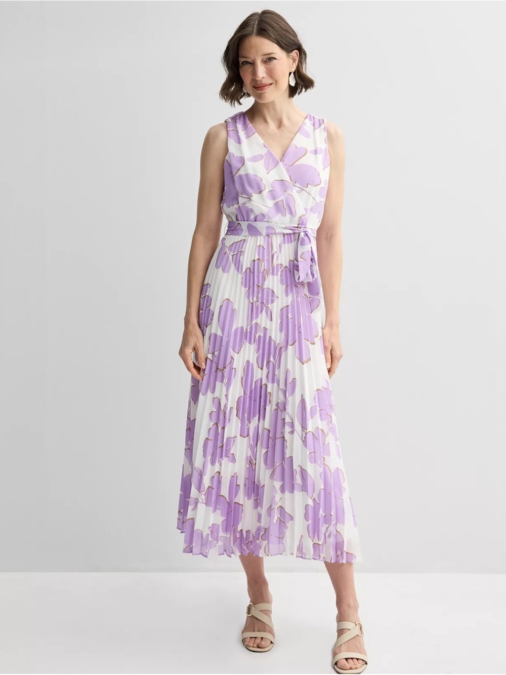 Sandra Darren Surplice Printed Sleeveless Chiffon Pleated Dress